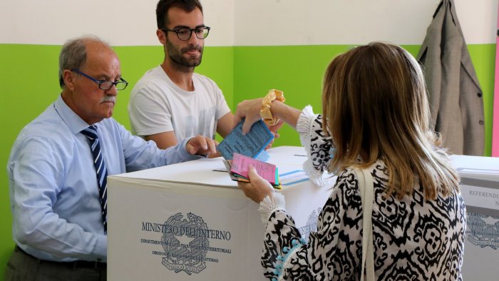 elezioni politiche in campania 5 milioni al voto incognita astensione