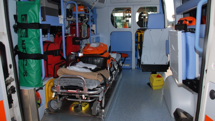 agropoli scompare l ambulanza rianimativa assistenza a rischio