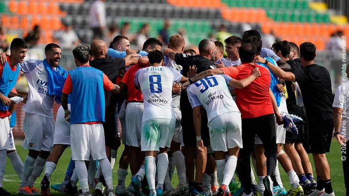 il benevento espugna il penzo ecco tutte le foto del match