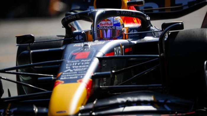 pole di verstappen al gp d olanda poi leclerc e sainz