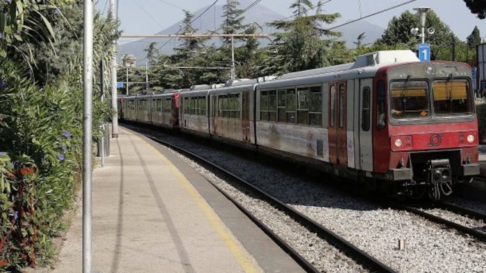 guasti tecnici stop alla circumvesuviana tra scafati e poggiomarino