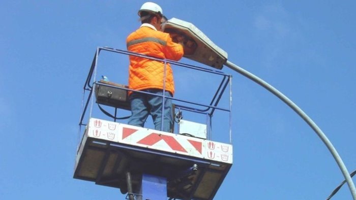 salerno illuminazione strade al via i lavori di manutenzione straordinaria