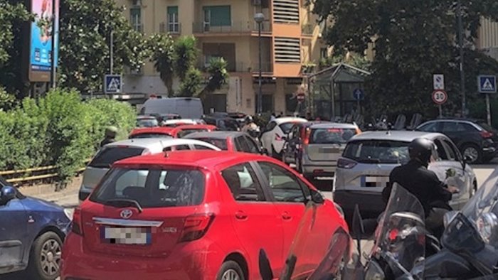 napoli stamani traffico infermale al vomero e all arenella