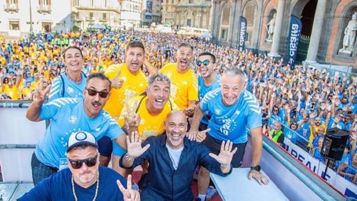 napoli che successo in 5mila alla deejay ten la citta in festa