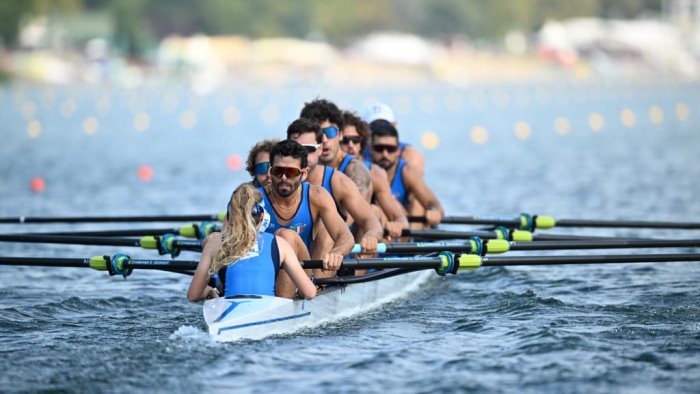 canottaggio mondiali per l otto azzurro magra consolazione nella finale b