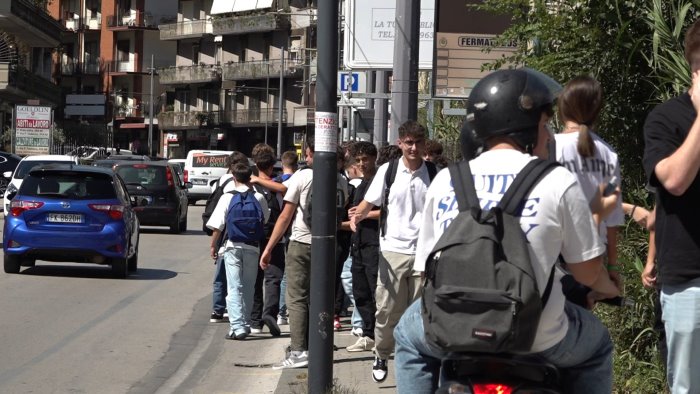 scuola ritorno tra i banchi con l incognita covid ancora prudenza