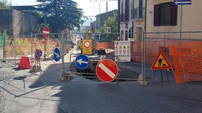 corso umberto i la scuola riparte ma il cantiere e ancora li