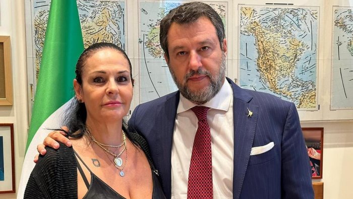 napoli musicista ucciso il vicepremier salvini incontra la mamma di giogio