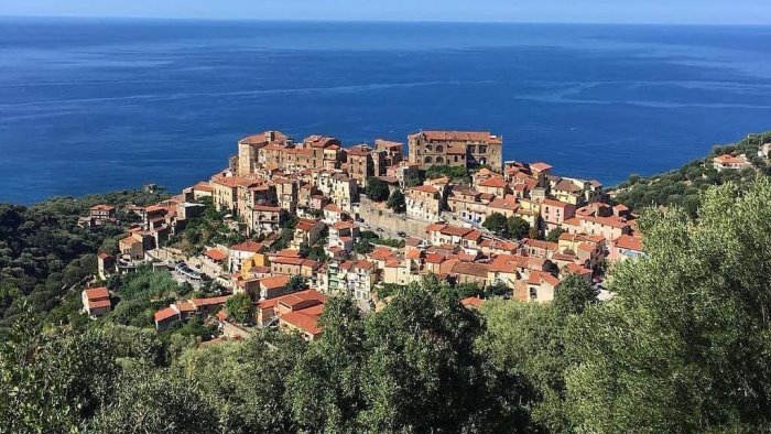 niente bus e troppo caldo rinviata la prima campanella a pisciotta