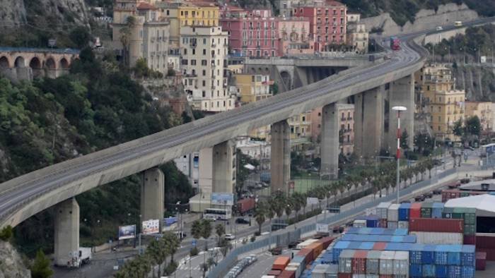 lavori sul viadotto gatto santoro era ora basta strade da post guerra