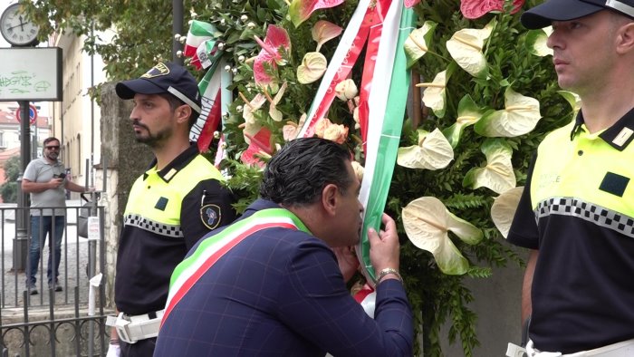 avellino buchi neri e lavori al centro storico festa accelera