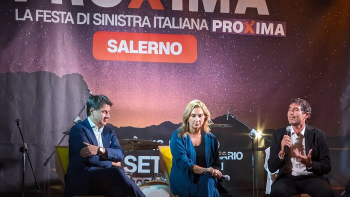 conte e fratoianni a salerno questo governo e nemico dei poveri