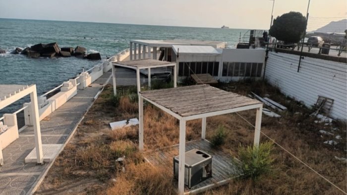 solarium piazza della concordia comune metta fine a incuria e degrado