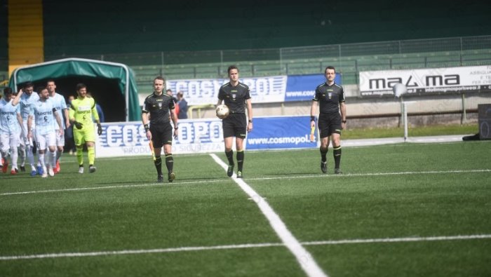 l arbitro di avellino monopoli ritrovera i lupi esattamente un anno dopo