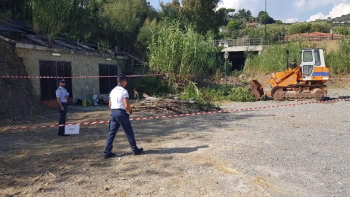 vibonati lavori abusivi a villammare sequestrata un area di 500 mq