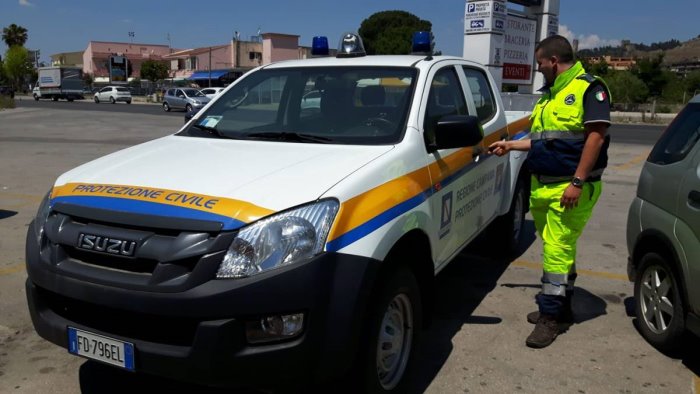 terremoto a napoli caduti calcinacci in via eurialo verifiche sulle scuole