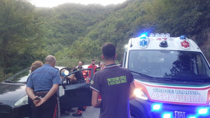 cade in un dirupo mentre passeggia lungo la strada soccorso 67enne a pellezzano