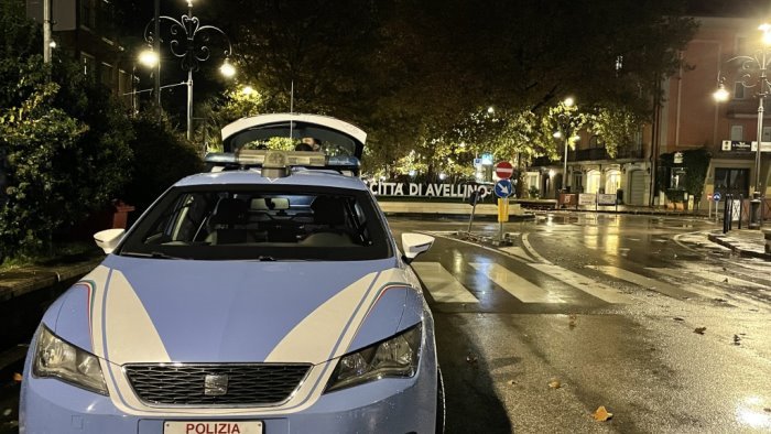 sorpreso a rubare in un auto durante la movida arrestato pregiudicato irpino