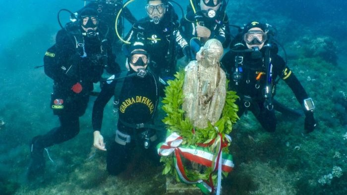 massa lubrense al ministro gennaro sangiuliano il premio vervece per la pace