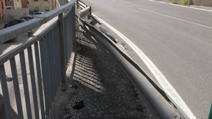 marciapiede negato a disabili e pedoni il mid chiama franza