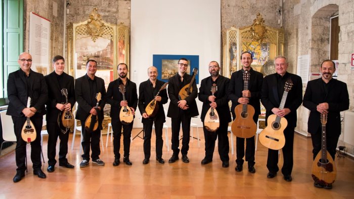 in onore di giogio il teatro verdi di salerno omaggia giovanbattista cutolo