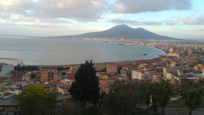 castellammare di stabia l eav estranea alla frana della collina di varano