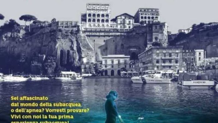 a sorrento il battesimo del mare con prove di immersione in apnea