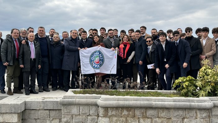 azzurra liberta presenti circa 60 ragazzi di forza italia giovani salerno