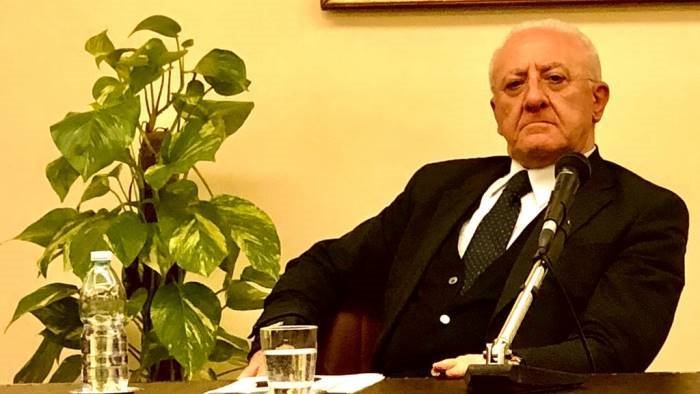 de luca richiama la movida di salerno celano scrive in commissione annona