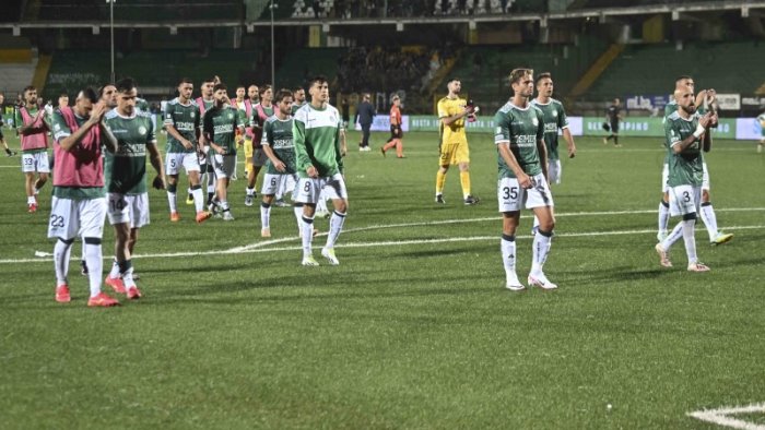 avellino stop per un esterno difensivo saltera il match con la juve stabia