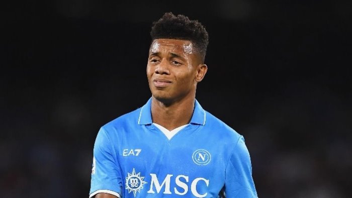 disavventura per neres rapina dopo napoli parma vetri dell auto distrutti