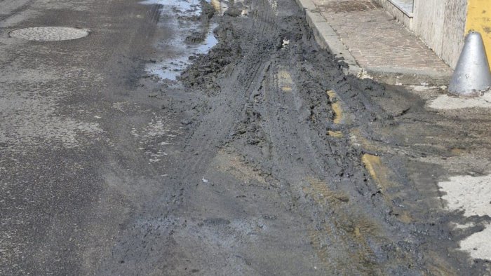 scafati fango in corso trieste dopo il maltempo situazione intollerabile