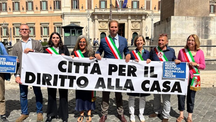 diritto alla casa le grandi citta presentano una proposta al governo meloni