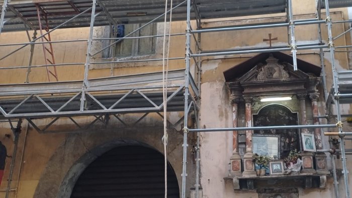 napoli via ai lavori di restauro nella chiesa di san giuseppe maggiore