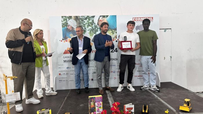 ediltrophy avellino e napoli vincono la gara di arte muraria