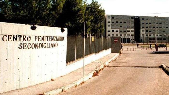 secondigliano rissa tra detenute in carcere