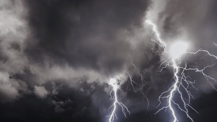 caldo in attenuazione allerta temporali nel pomeriggio in campania