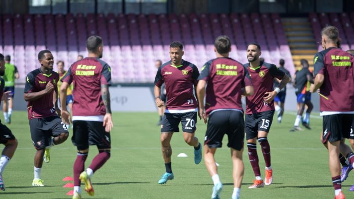 reggiana salernitana i convocati granata ci sono soriano e reine adelaide