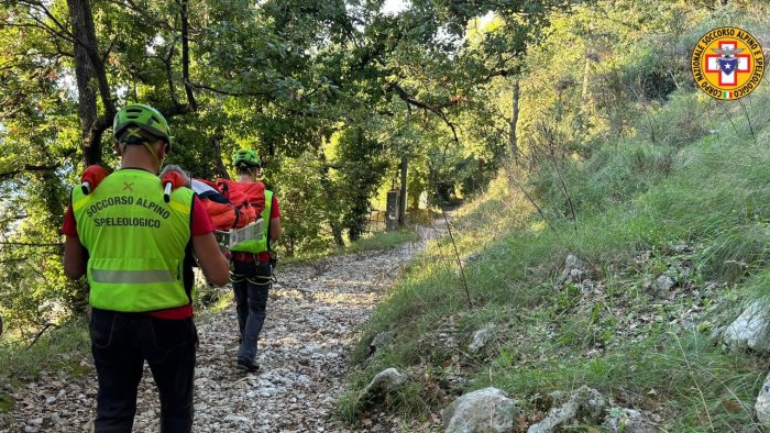 turista francese si perde in un sentiero procurandosi un lieve trauma salvato