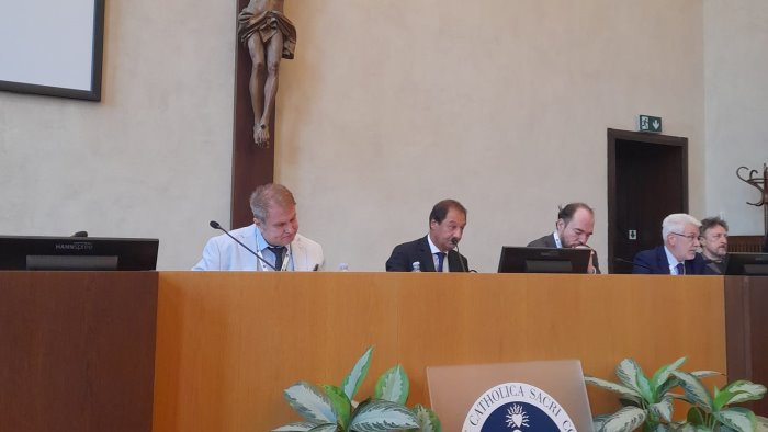 lezione del professore leone melillo all universia cattolica di milano