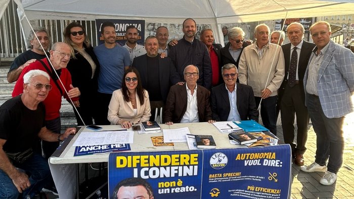 gazebo lega per salvini barone nel sannio ottima risposta