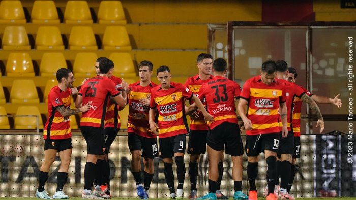 benevento quattro reti al foggia tutte le foto del match