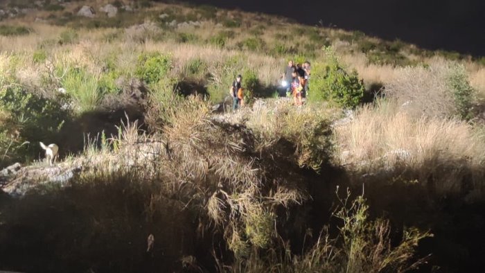 ferita durante un escursione giovane donna soccorsa dai vigili del fuoco