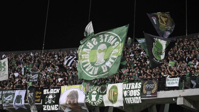 avellino crisi di risultati non di passione il settore ospiti e sold out