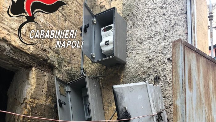 carabinieri controllano una palazzina di 10 appartamenti ecco la sorpresa