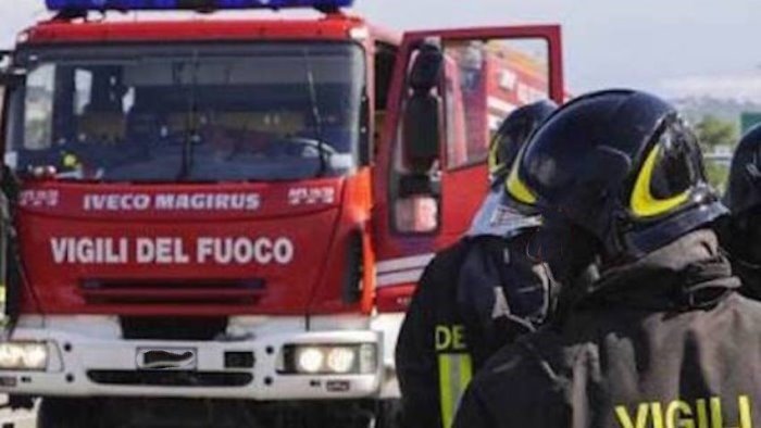 pauroso scontro tra un bus e un furgone a ischia 6 feriti di cui uno grave