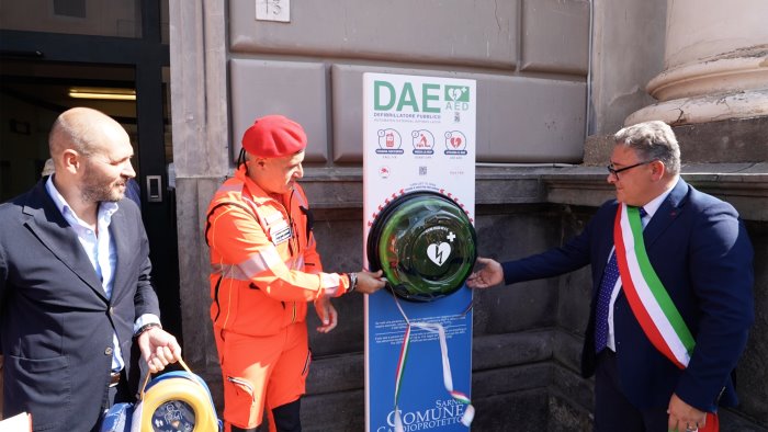 sarno il sindaco rinuncia all indennita per rendere la citta cardioprotetta