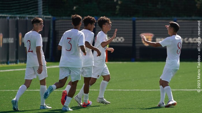 benevento esordio col sorriso per l under 16 tre gol alla casertana foto