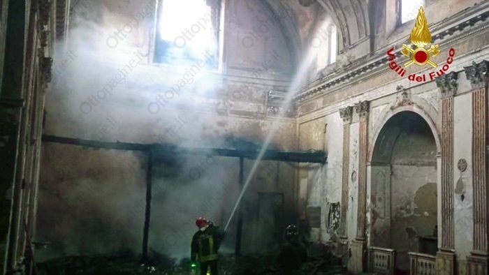 incendio al santuario di san ciriaco la solidarieta di montemiletto