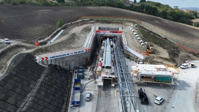 treni completato lo scavo a grottaminarda salvini grande soddisfazione